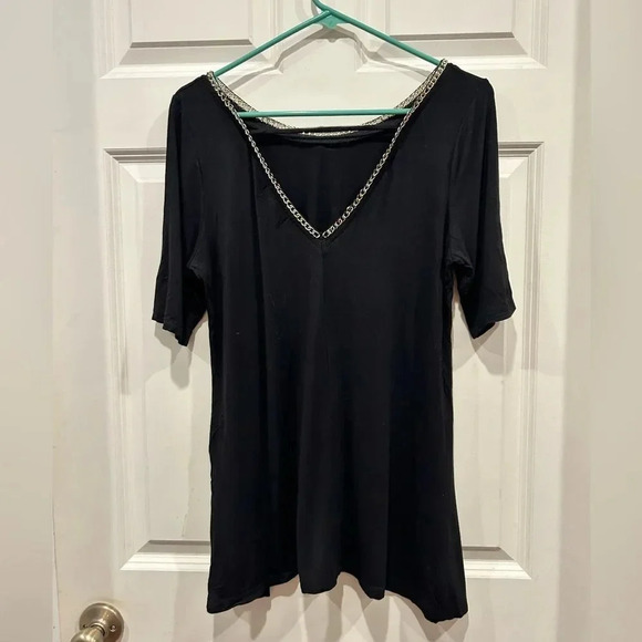 Fab’rik‎ Black Dressy T Shirt with Gold Trim size Large - Picture 2 of 7